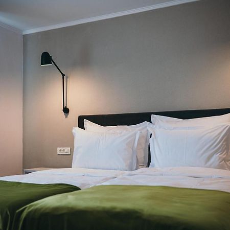 Nest Guesthouse 德罗贝塔-塞维林堡 外观 照片