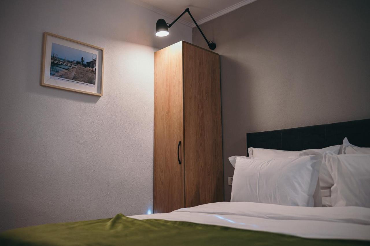Nest Guesthouse 德罗贝塔-塞维林堡 外观 照片
