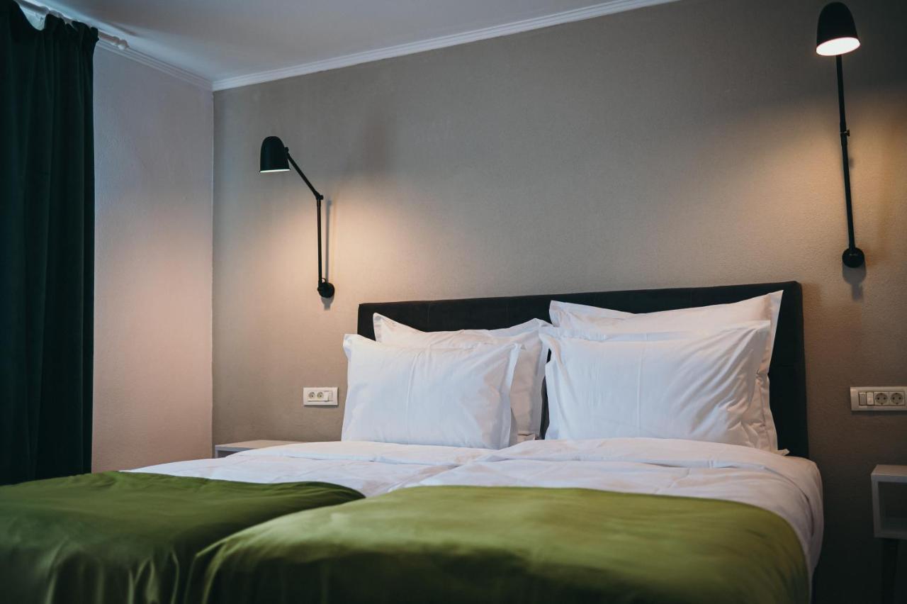 Nest Guesthouse 德罗贝塔-塞维林堡 外观 照片