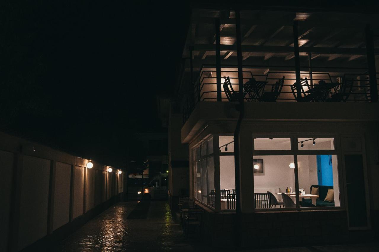 Nest Guesthouse 德罗贝塔-塞维林堡 外观 照片